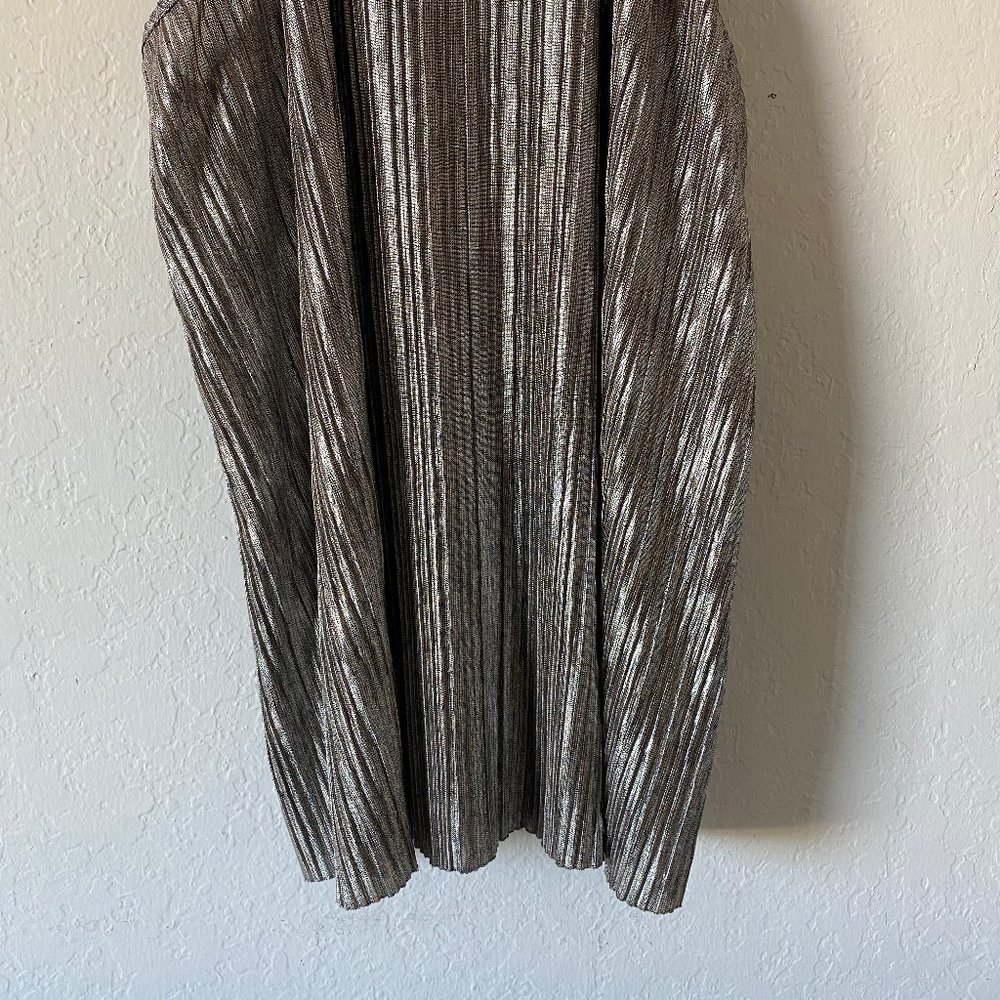 Torrid Womens Pleated Tank Top Plus Size 2 Metallic Knit Party Button Blouse - Picture 4 of 10